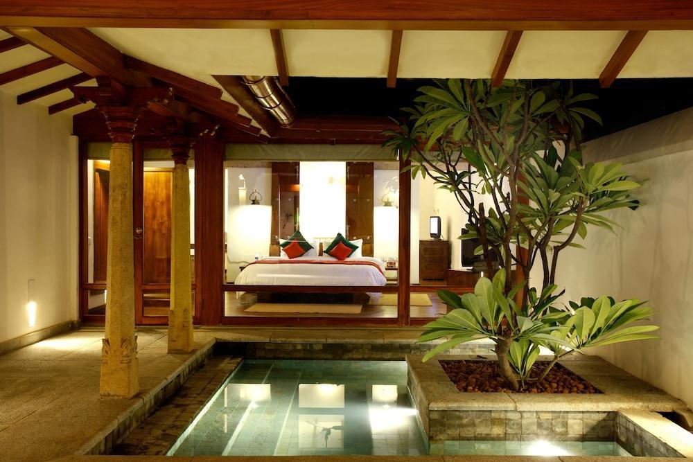 Heritage Мадурай Экстерьер фото A pool villa at The Oberoi, Mauritius