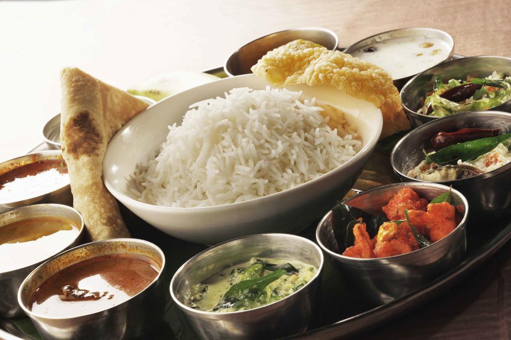 Heritage Мадурай Экстерьер фото A vegetarian thali