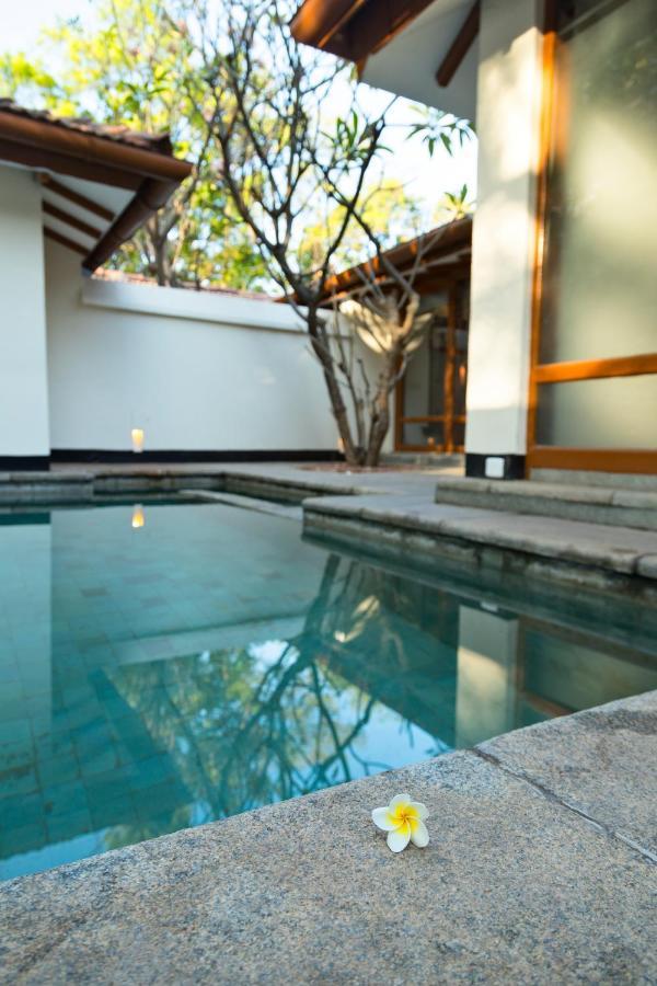 Heritage Мадурай Экстерьер фото A swimming pool at a private residence in Bangalore, India